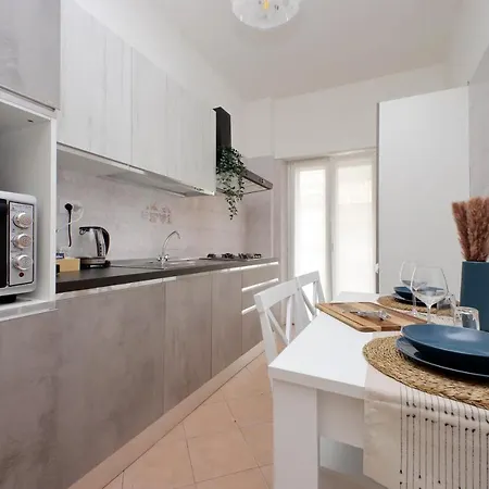 Modern Large In Roma