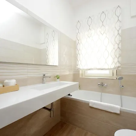 Modern Large In Roma